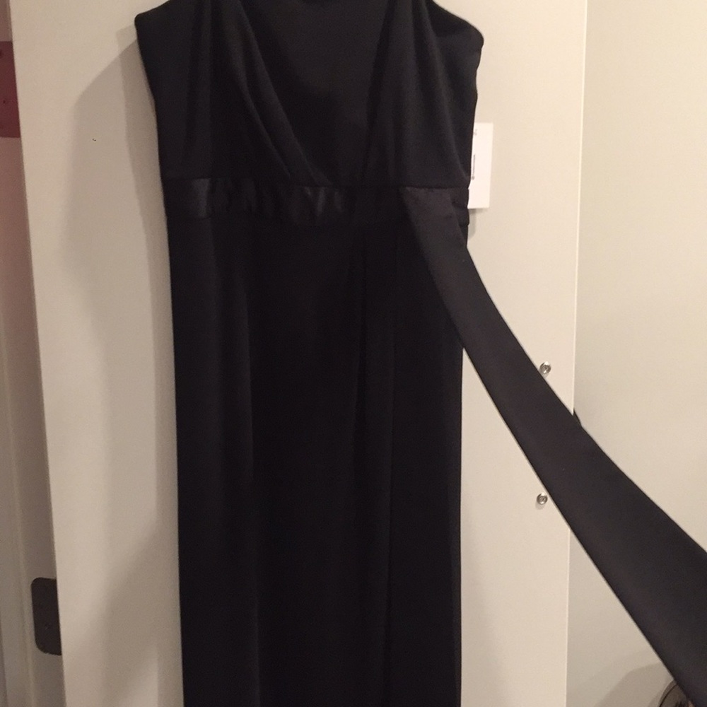HALSTON HERITAGE long formal dress
